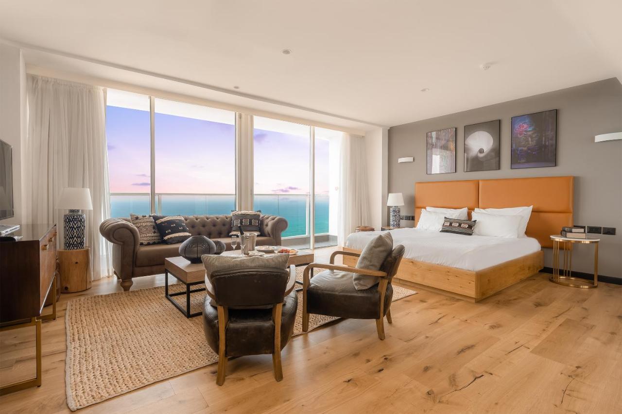 Ramada Resort Hadera Beach Exterior foto