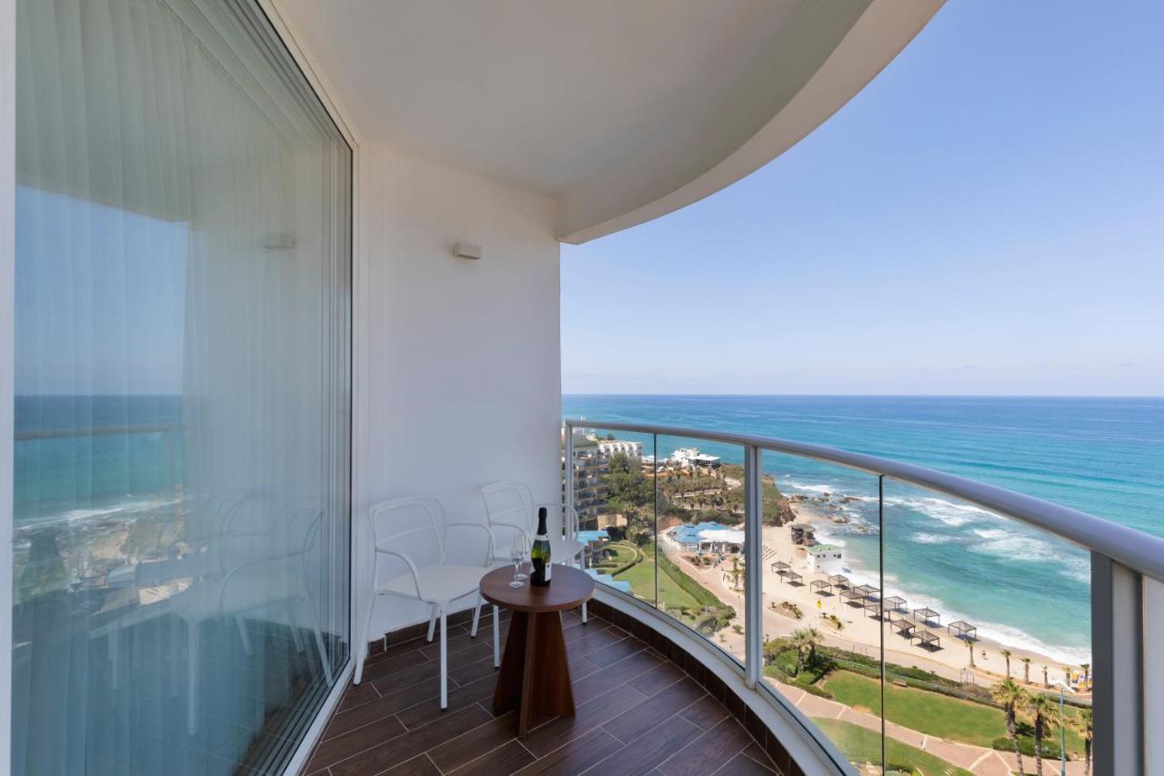 Ramada Resort Hadera Beach Exterior foto