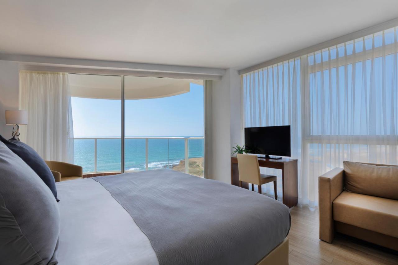 Ramada Resort Hadera Beach Exterior foto