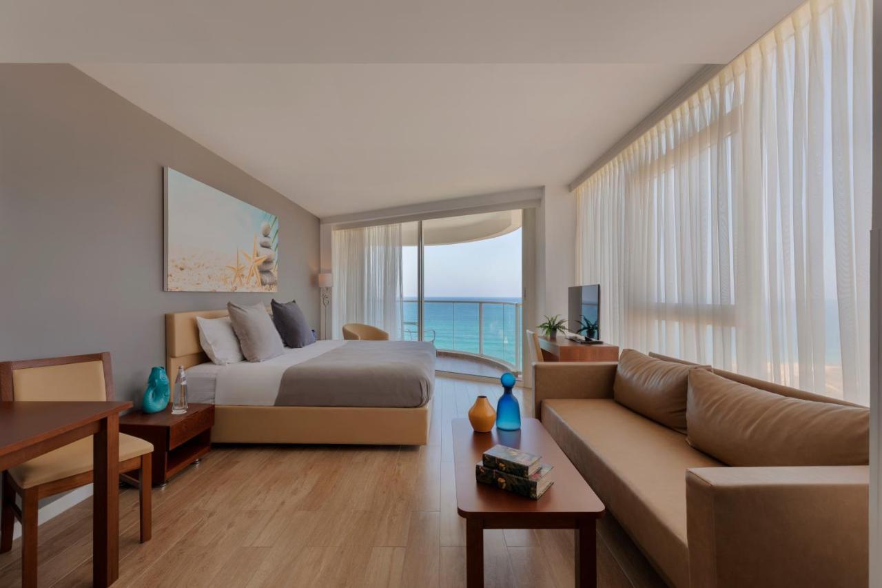 Ramada Resort Hadera Beach Exterior foto