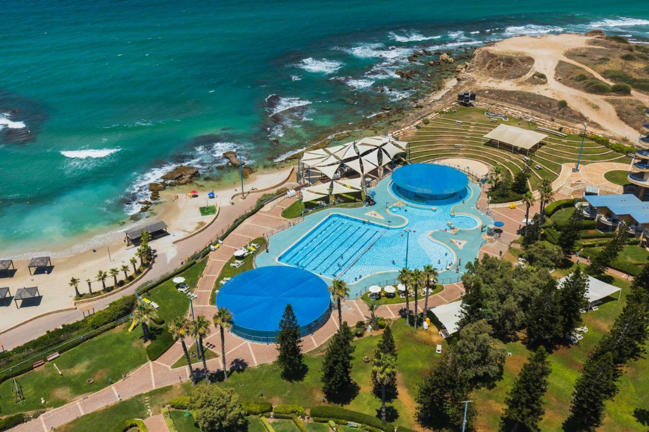 Ramada Resort Hadera Beach Exterior foto